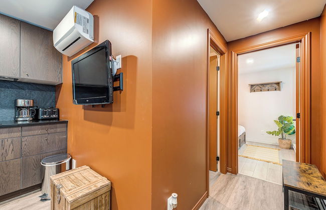 Quebec City 2 Bedroom Treasure - Photo 12