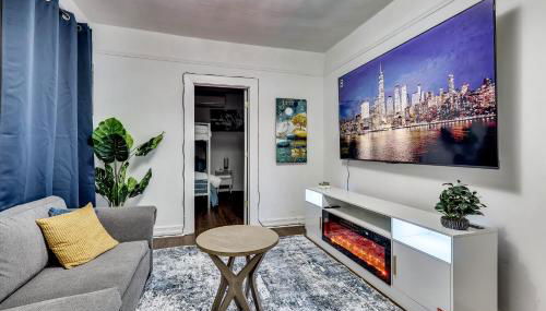 Walk to Public Transit! Pet-Friendly Lodi Apt - Foto 5