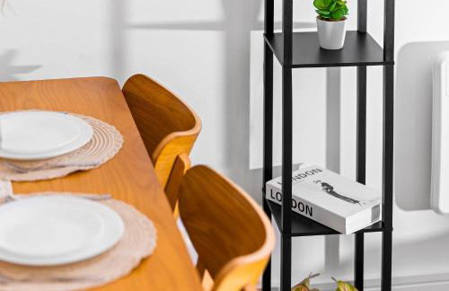 Luxury Apartment - Balcony - City Centre - Fast WiFi - Netflix 403D - Foto 23