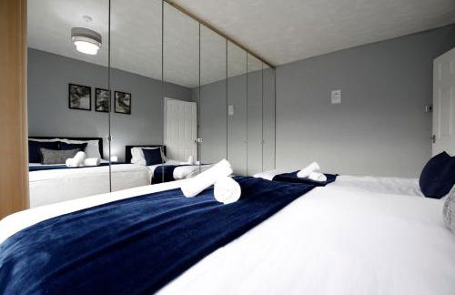 Spacious 3BR by Avalora Shortlets & Serviced Accommodations Queensway with big garden, Near train station - Foto 17