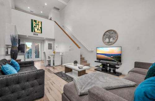 1-Bedroom Lofts in Hollywood Modern Design, Balcony, Parking & Hollywood Sign - Foto 6