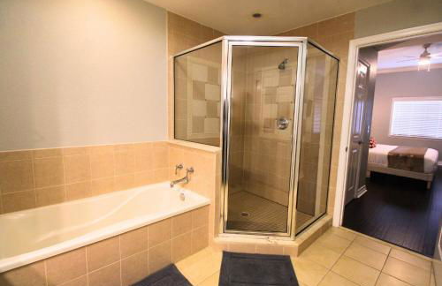 Luxurious 3-Bedroom Condo in Reunion Resort - Foto 35