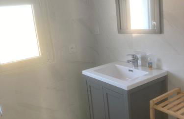 Petite maison à proximité commerces et plage - Foto 3