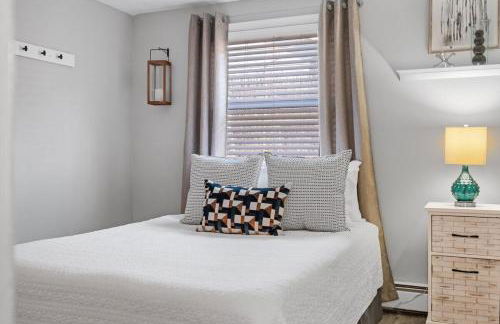 Stylish 1st Flr 1Bed Condo-Close to Downtown Dover - Photo 3