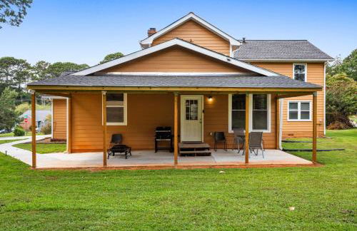 Lilburn Gateway with Game Loft, Fire Pit, Stone Mountain - Foto 59