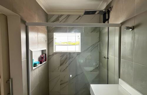 Portal da Olaria | Casa com piscina a 200m da praia - Foto 28