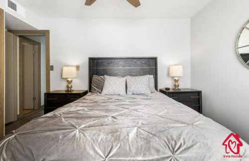 The Plaza - An Irvie Home w Summer Pool - Photo 17