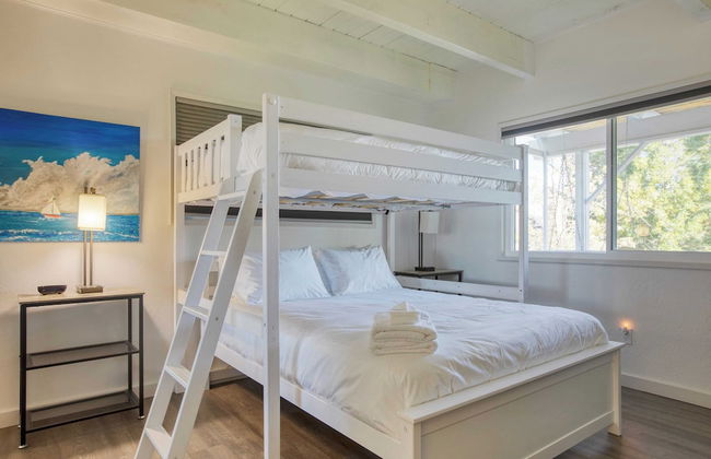 Lake Access, Game Room, Firepit, 3 Decks w/ Views Lakeview Ridge by Avantstay - Foto 24