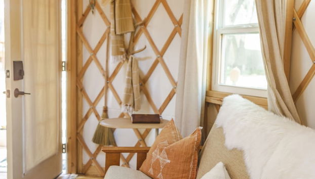 The Macaw Yurt at Camposanto ATX Glamping on Lake Travis - Foto 5, Habitación