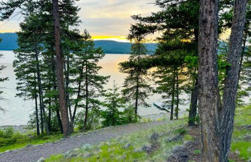 Built 2016 Pristine Lake House for Boating, Remote Work, Hiking and Relaxing - Foto 38