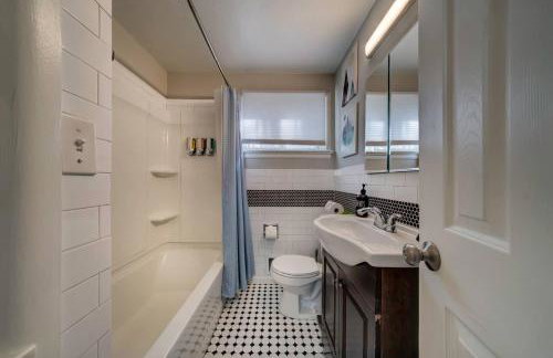 Downtown Gem: Hot Tub, Movies, Games, Dog Friendly - Foto 43