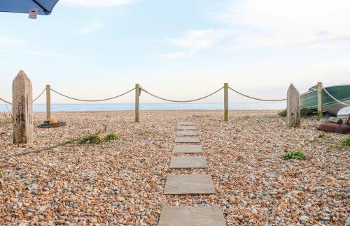 Bucket and Spades- Right on the Beach - Foto 9