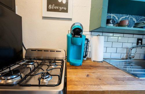 Bloom and Relax Historic 1BR in Downtown - Foto 49