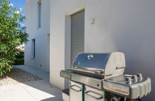 Villa Paloma with private pool, located 350m to the sea and tram station! - Photo 44