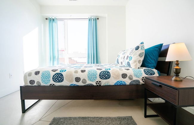 Minimalist & Alluring Condo, Walk to Mile High - Foto 2