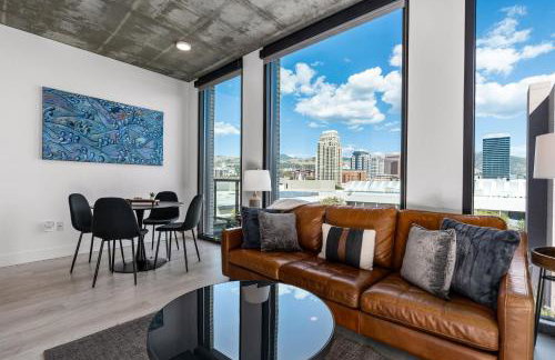 Best views! Lux 9th fl Gym Pking Pool Htub King BD - Foto 1