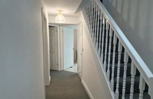 Superb & Beautiful Stourport Home with 7 Beds by PureStay - Foto 36