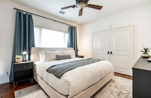 Your Home in San Diego - Two-car Garage - Foto 7