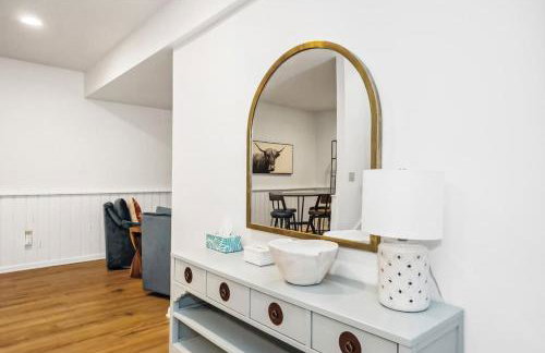 Coastal Cottage by Juniper Holiday + Home - Photo 29