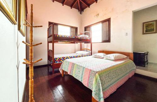 Casa com churrasqueira e piscina em Itanhaem - Foto 4