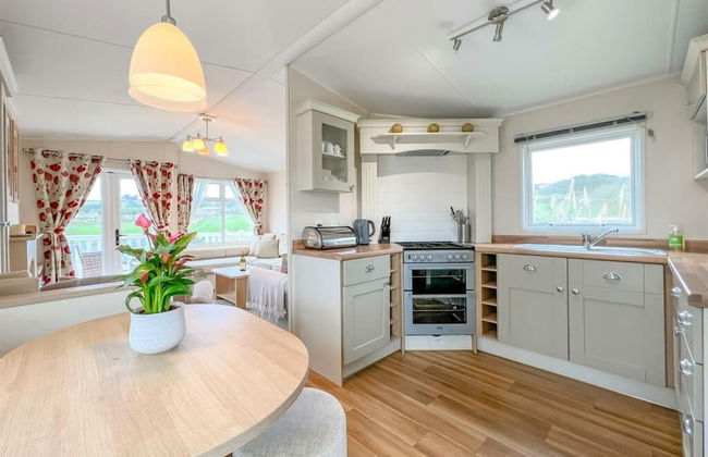 Pottsville Cabin - Short Walk to Praa Sands Beach - Photo 1