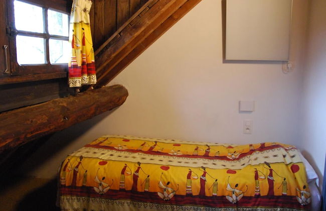 Large Hunting Lodge With Enormous Beautiful Garden - Photo 2