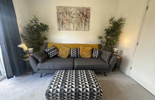 3 Bed Home for Contractors & Relocators with Parking, Garden & WiFi 5 mins walk to Town Centre & Train Station - Foto 12