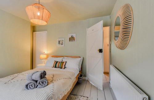 Cheerful 3 bed Grade II Central Cottage - Foto 5