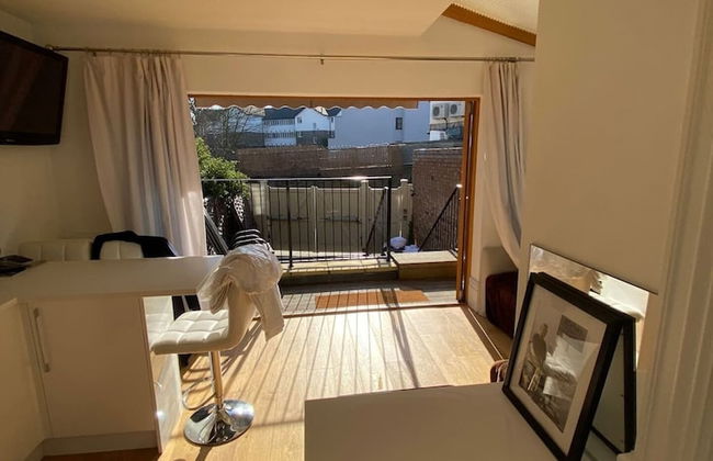 Fulham 2-bed Apt w/ South Terrace Near Tube - Photo 13