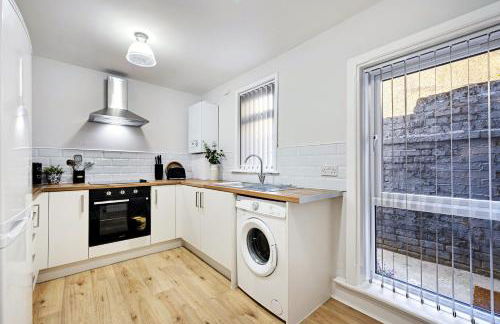 Balfour House - Air Host & Stay - Sleeps 8, free parking - Foto 24