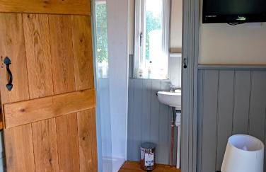 The Golden Fleece - Photo 5