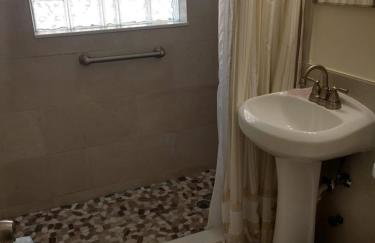 Sunrise Ocean Suites - Photo 44