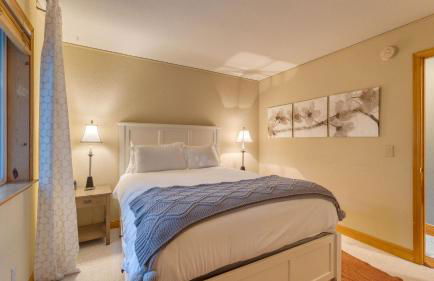 Golden Summit by AvantStay Stunning Secluded Cabin w Access to Tahoe Donner - Foto 25