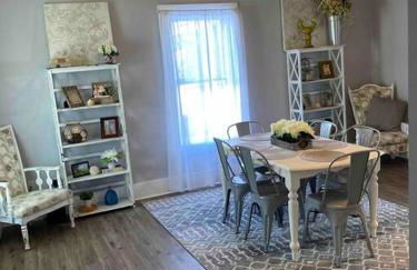 Farmhouse with game room, fire pit and creek - Foto 34