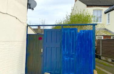 Apartment with a Private Garden and Modern kitchen - Foto 21