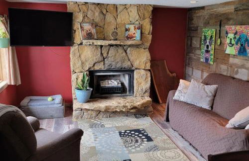 Waterfront 2 Bdrm Cabin with Best Sunset View and Huge Yard - Foto 16