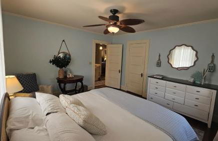 Big New England Family Home; walk to beach, shops - Foto 64