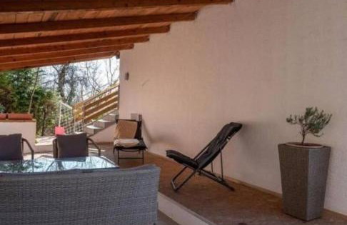 Plesivica Hillside Holiday Home With Hot -tub - Foto 15