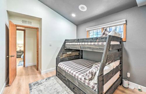 Spacious Flagstaff Home with Hot Tub and Grill! - Foto 17