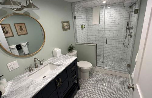 Epic Downtown Newport 6BR Whole House w Parking - Foto 22