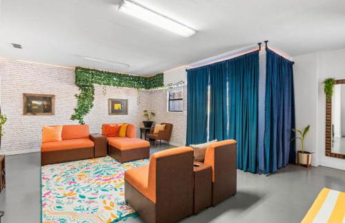 Walk to outlets free designated parking - Foto 21