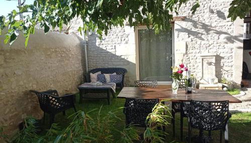 Les Charmes du Lac Gite Romantique avec jacuzzi privatif - Foto 4, Garden, Garden view