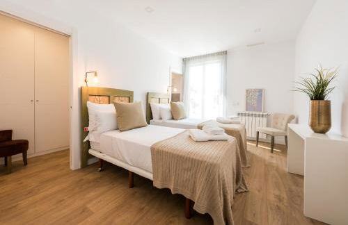 Plaza de España Skyline - Photo 152