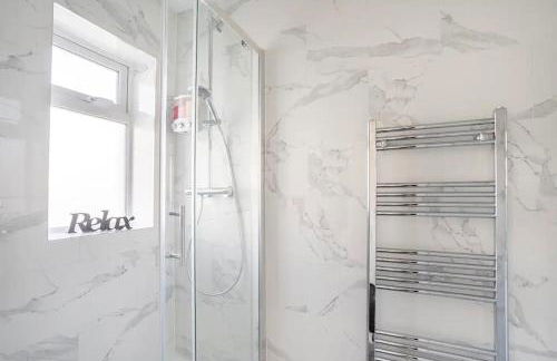 MOYDOM Cosy Apt sleeps 4 with self breakfast & carpark - Foto 20