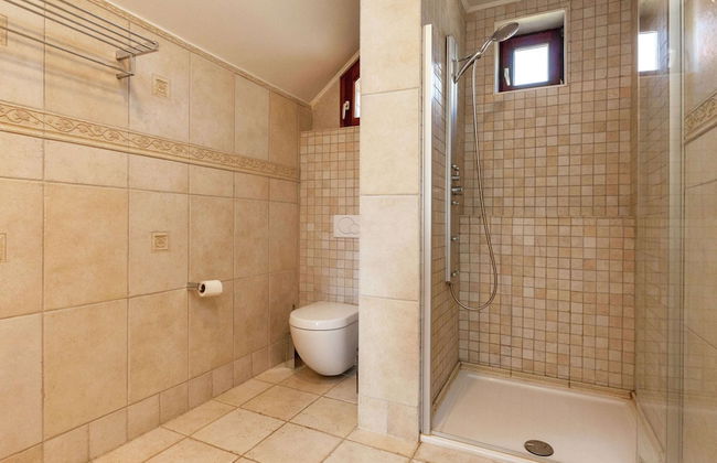 Villa Stay With Pool & Sauna - Foto 24