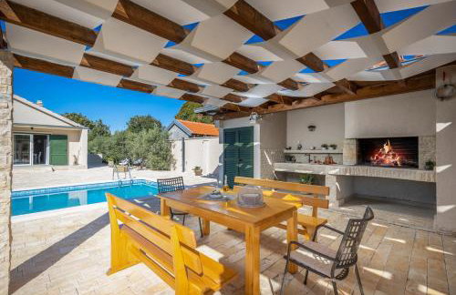 Villa Oliveto with pool - Photo 15