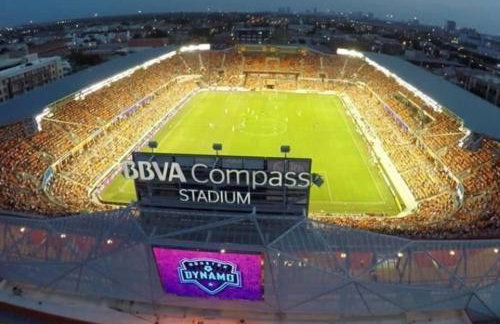 Black House - Downtown Elegance with HotTub and King Beds - Photo 40