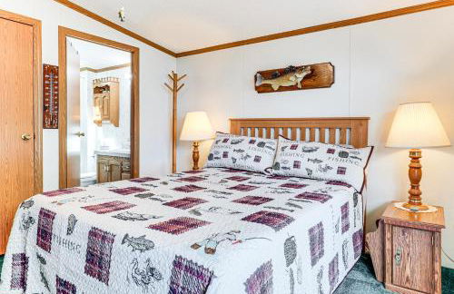 Solberg Lake House Dock, Deck and Stunning Views! - Foto 17