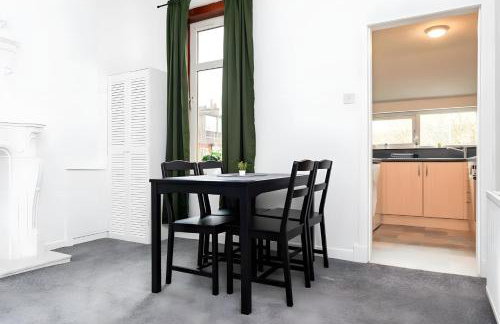 5 Individual Beds - Free Parking - Foto 24