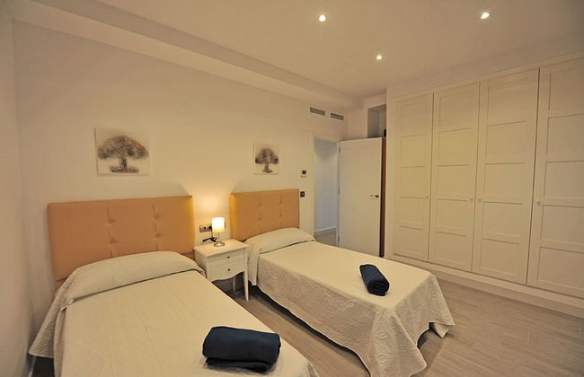 Terrazas Plaza Arenal 5 Dormitorios - Photo 8